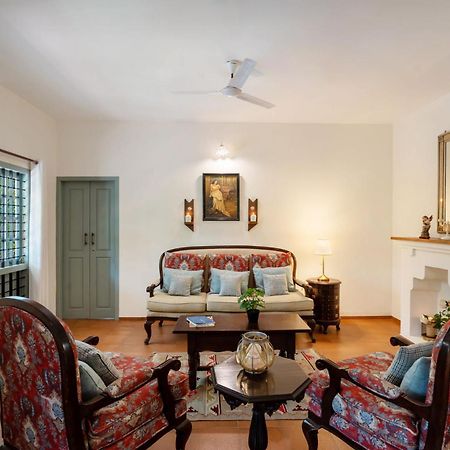 Stayvista At Catherine Cottage With Heater & Board Game Munnar Extérieur photo