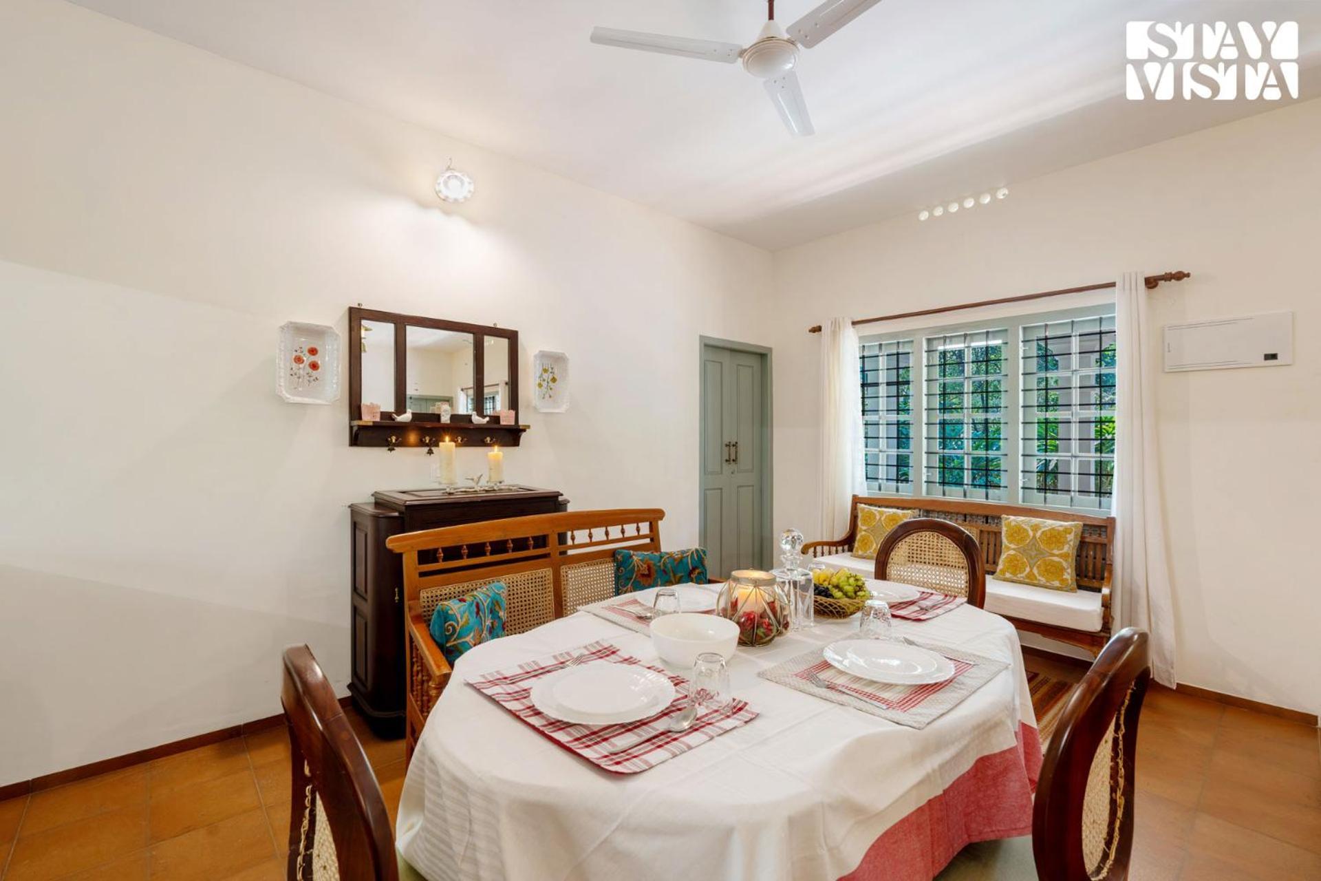 Stayvista At Catherine Cottage With Heater & Board Game Munnar Extérieur photo